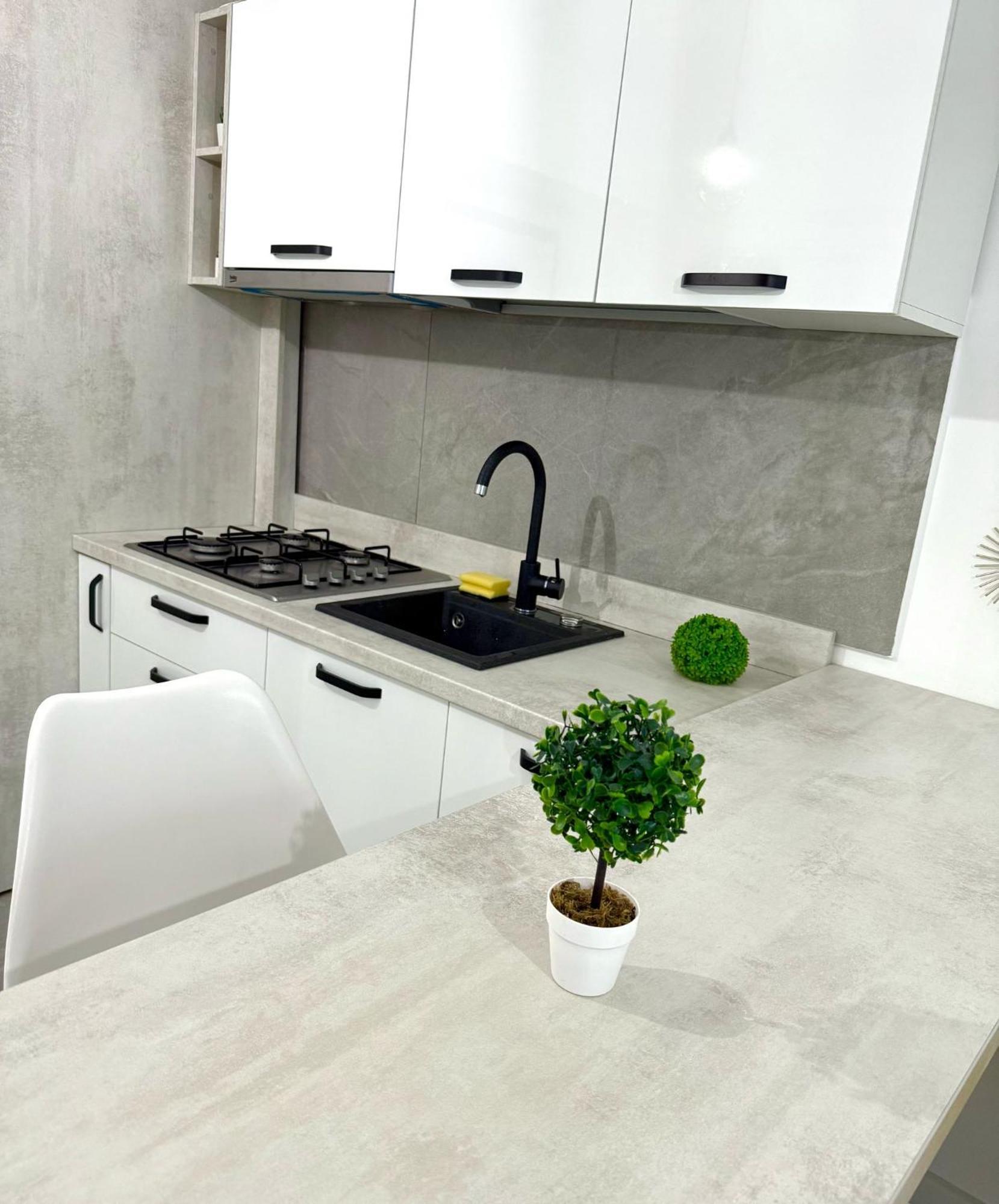 Sky View - Free Parking Apartment Iasi Exterior photo